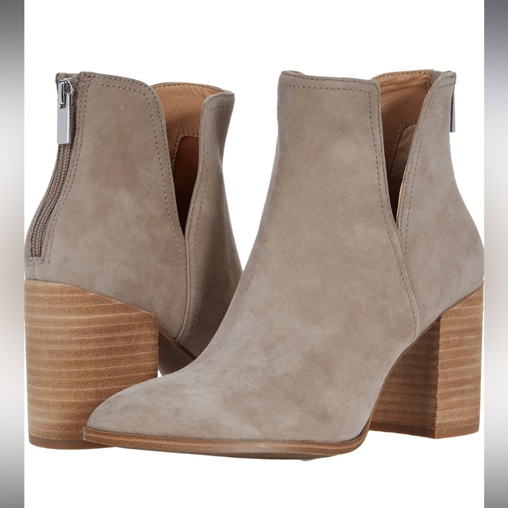 BRAND NEW Steve Madden Darci Tan Suede Boots never worn in size 9 women’s